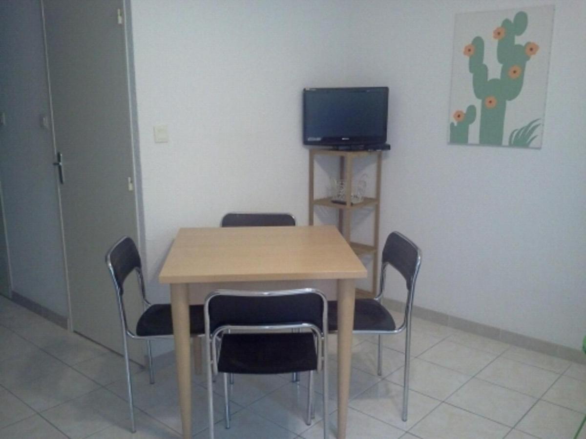 Appartement F1 Calvi A 150 Metres De La Plage Exteriör bild